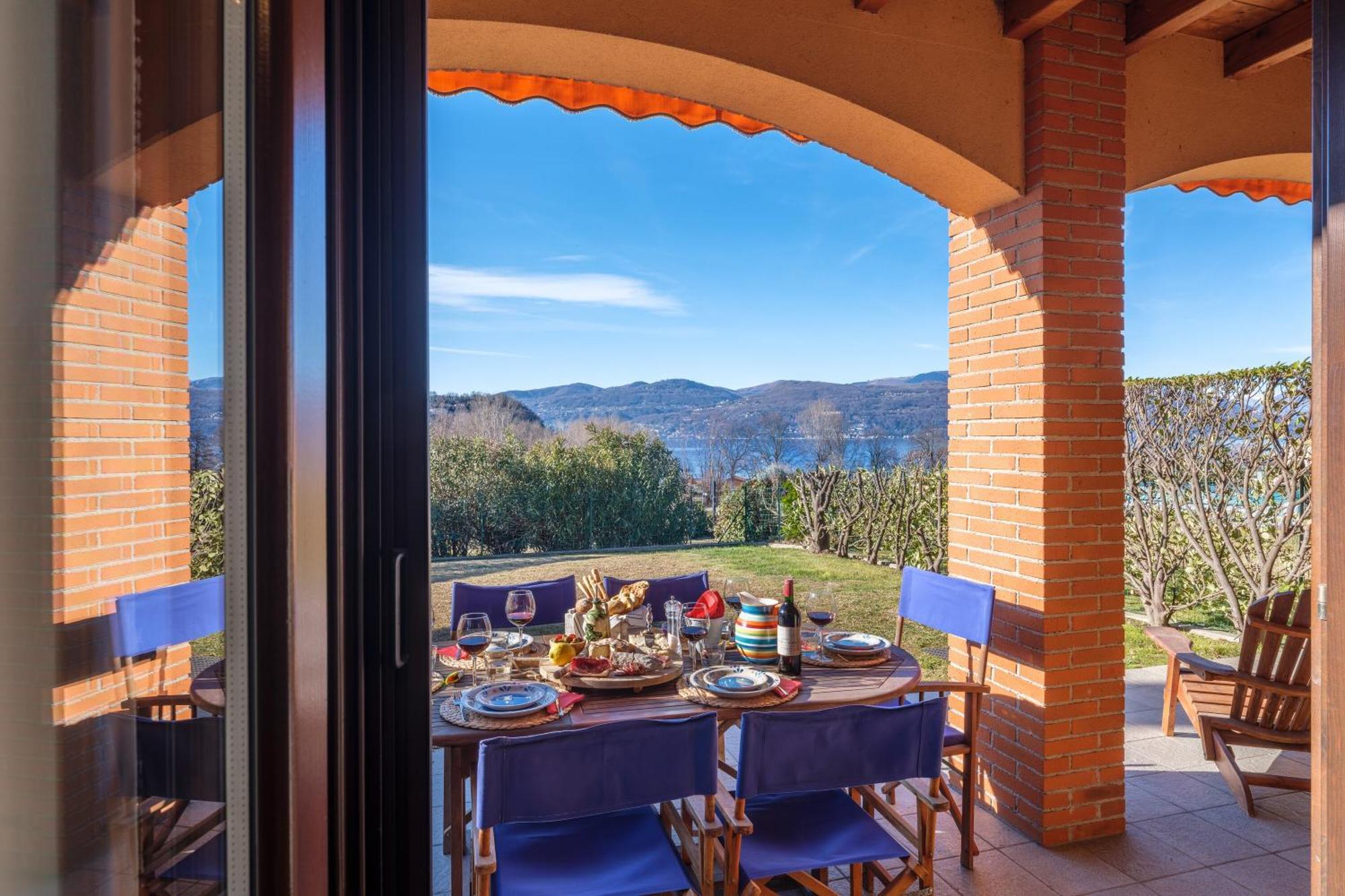 Holiday home La Luna Nel View Garden - Happy Ispra