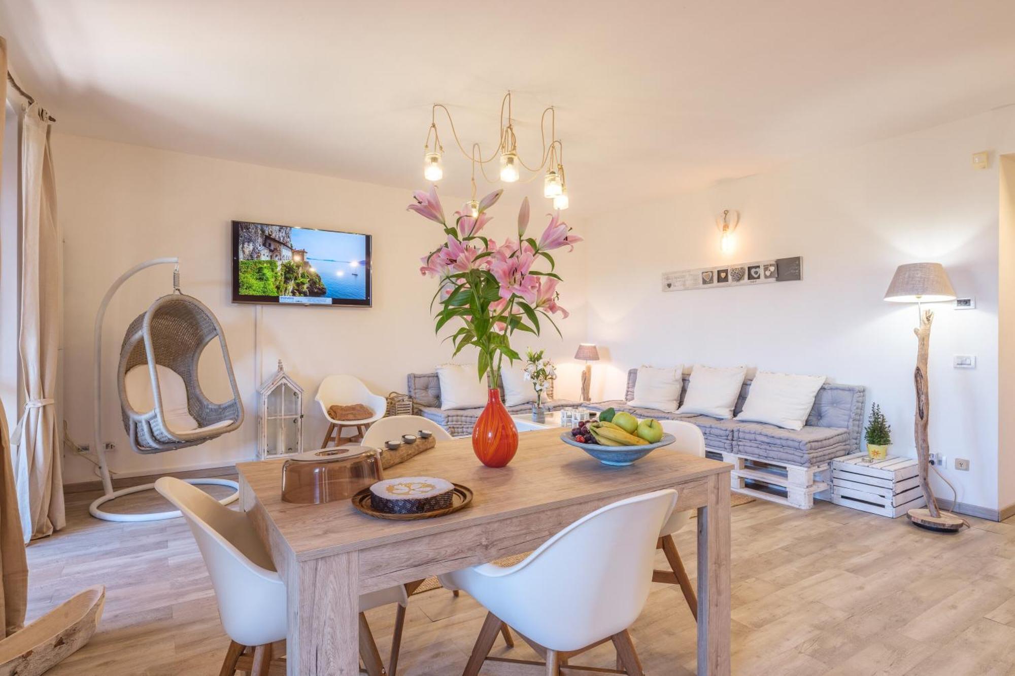 La Luna Nel View Garden - Happy Holiday home